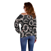 Hawaiian Leis Off Shoulder Sweater Kakau Tattoos and Palaka Pastel Grayscale LT03 - Polynesian Pride