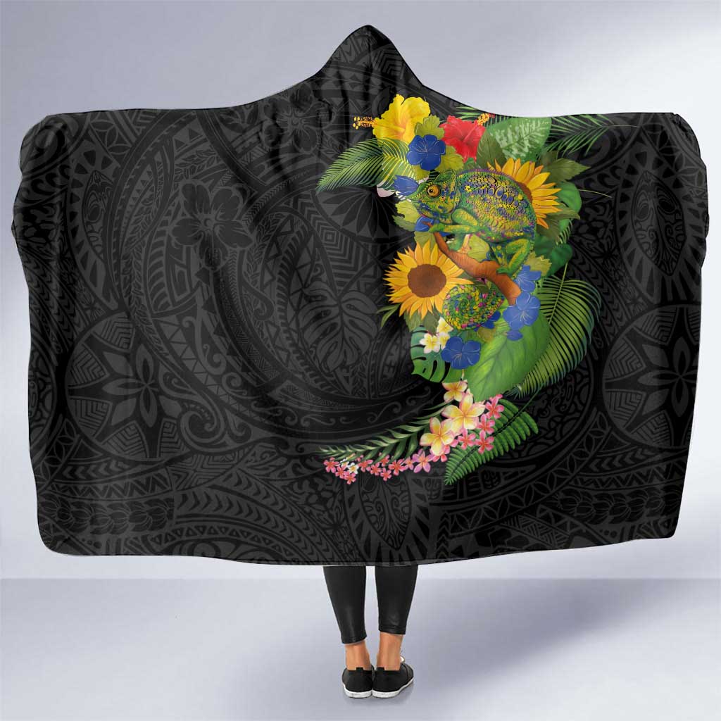 Hawaiian Tropical Plants and Chameleon Hooded Blanket Polynesian Art Colorful - Polynesian Pride
