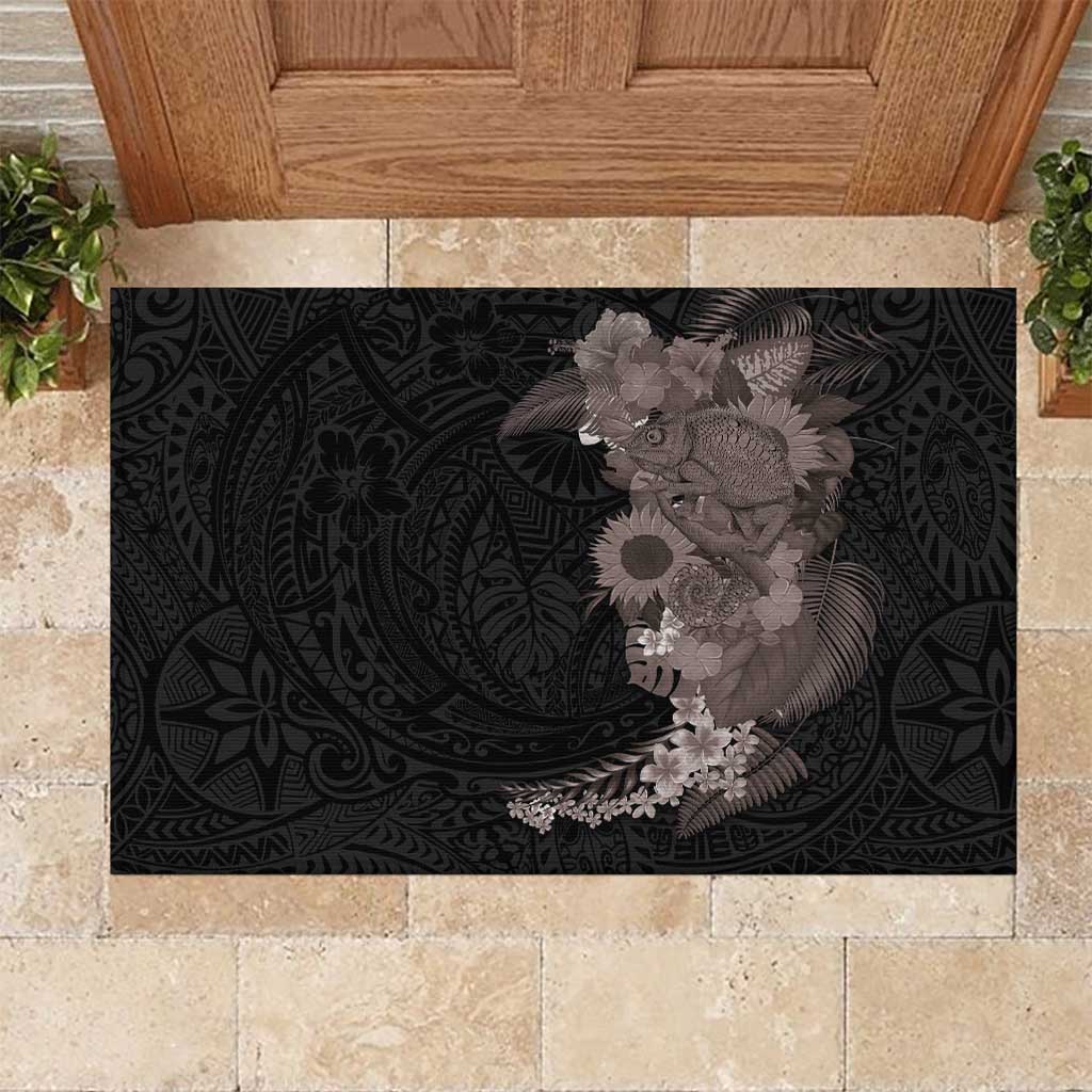 Hawaiian Tropical Plants and Chameleon Rubber Doormat Polynesian Art Grayscale LT03 Black - Polynesian Pride