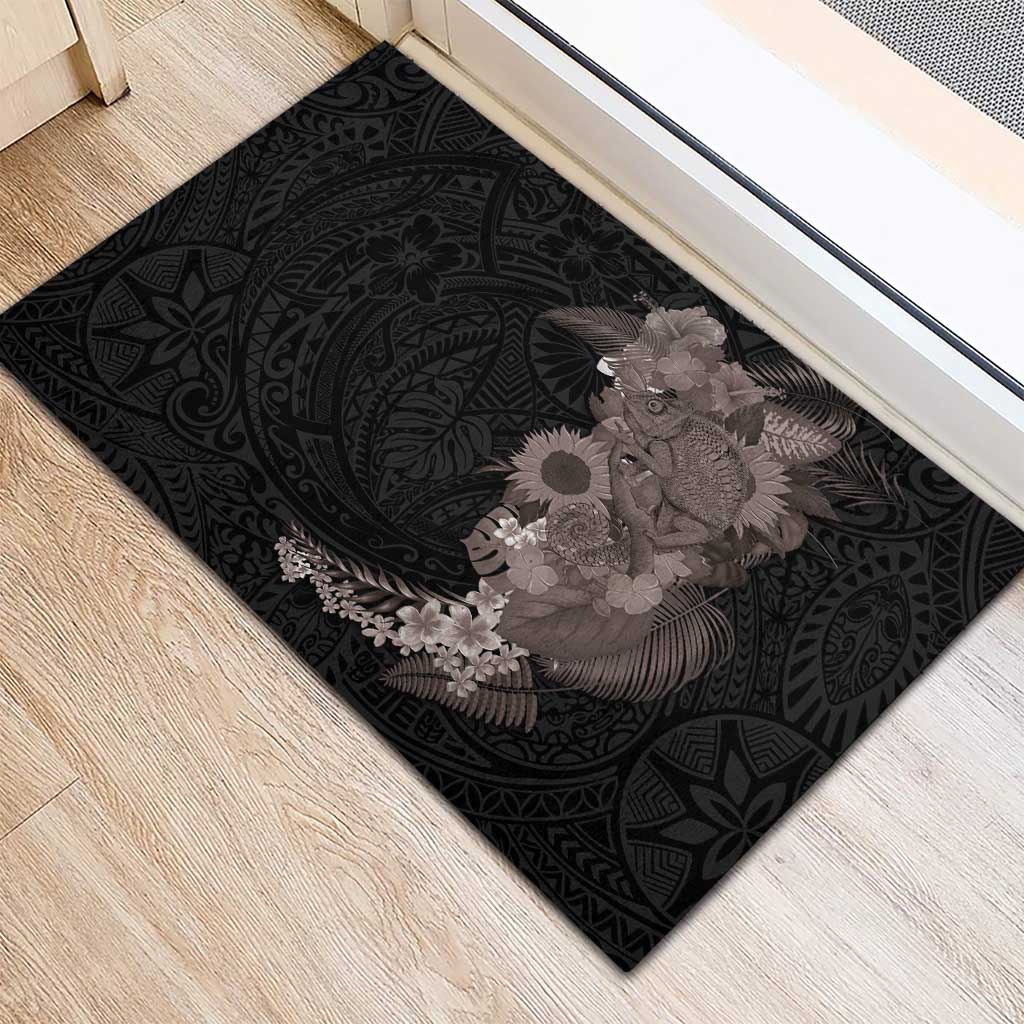 Hawaiian Tropical Plants and Chameleon Rubber Doormat Polynesian Art Grayscale LT03 - Polynesian Pride