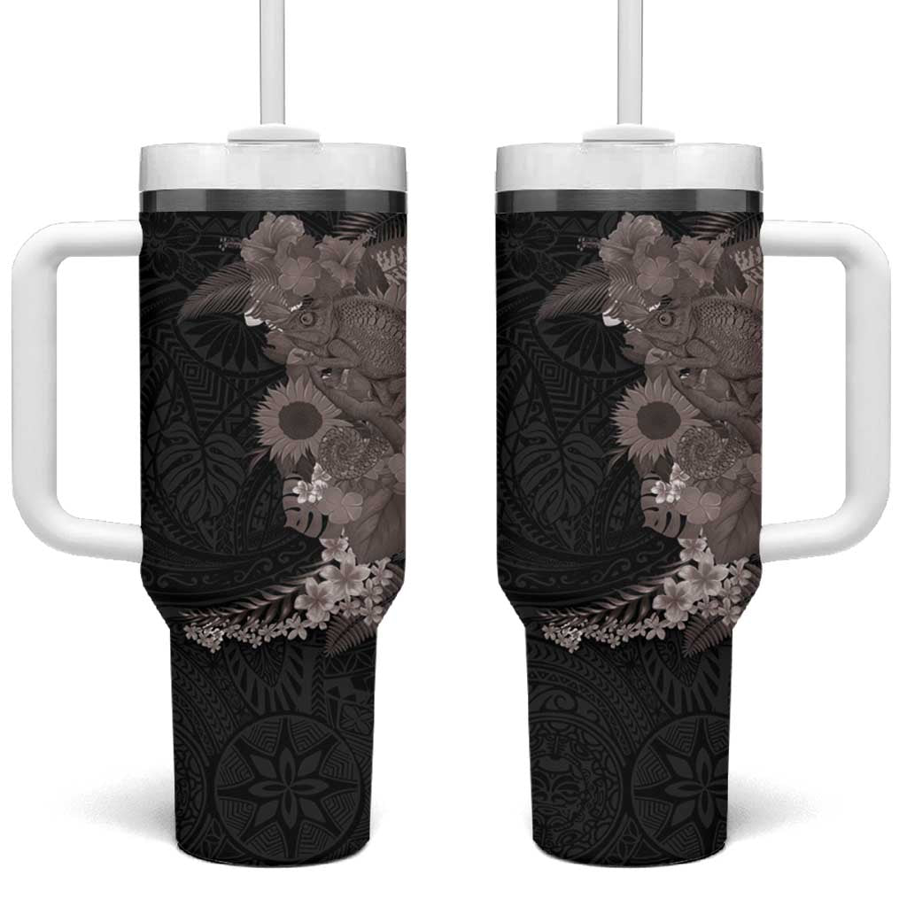 Hawaiian Tropical Plants and Chameleon Tumbler With Handle Polynesian Art Grayscale - Polynesian Pride