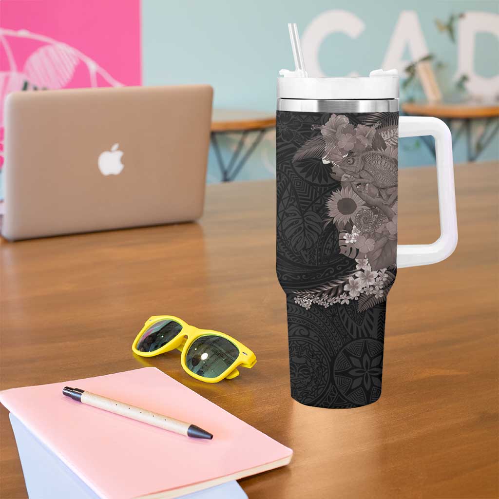 Hawaiian Tropical Plants and Chameleon Tumbler With Handle Polynesian Art Grayscale - Polynesian Pride