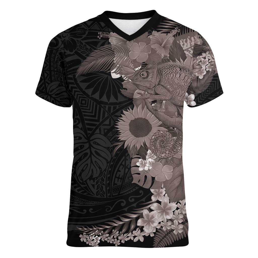 Hawaiian Tropical Plants and Chameleon Women V-Neck T-Shirt Polynesian Art Grayscale - Polynesian Pride