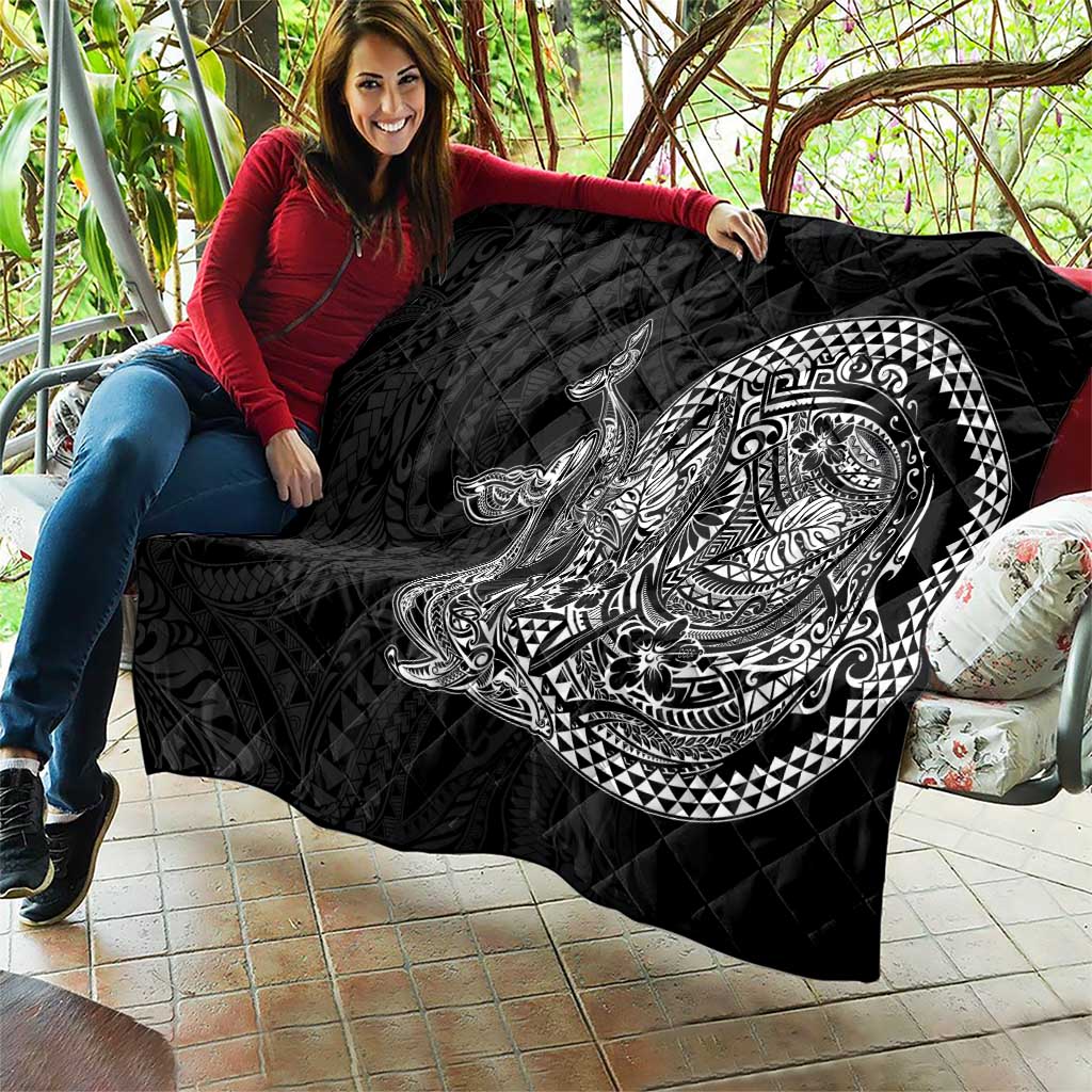 Hawaiian Whales Polynesian Art Motifs Quilt Black Color - Polynesian Pride