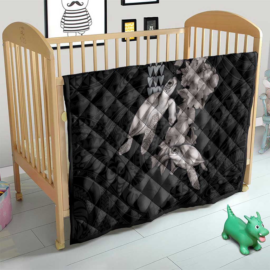 Hawaiian Turtle Love Couple Quilt - Sweet Hibiscus and Kakau Pattern Grayscale Color