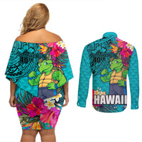 Hawaii Great Aloha Run 40th Anniversary Couples Matching Off Shoulder Short Dress and Long Sleeve Button Shirt With Turtle Mascot Marathon Hibiscus and Kakau LT03 - Polynesian Pride