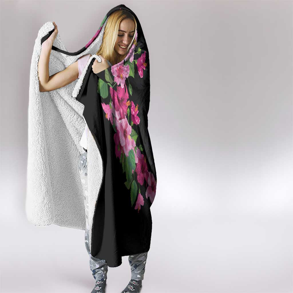 Hawaiian Hibiscus and Art Polynesian Tattoo Hooded Blanket Black Color LT03 - Polynesian Pride