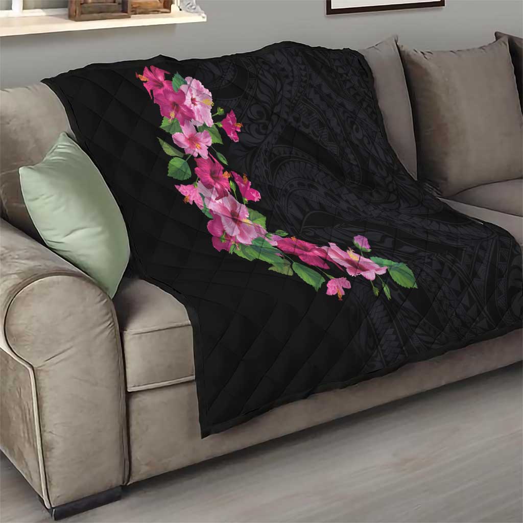 Hawaiian Hibiscus and Art Polynesian Tattoo Quilt Black Color
