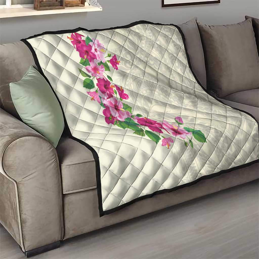 Hawaiian Hibiscus and Art Polynesian Tattoo Quilt Beige Color