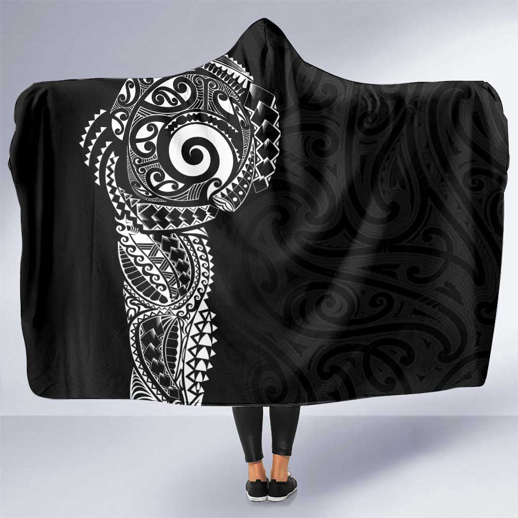 New Zealand Maori Koru Art Traditional Tattoo Hooded Blanket Simple Style