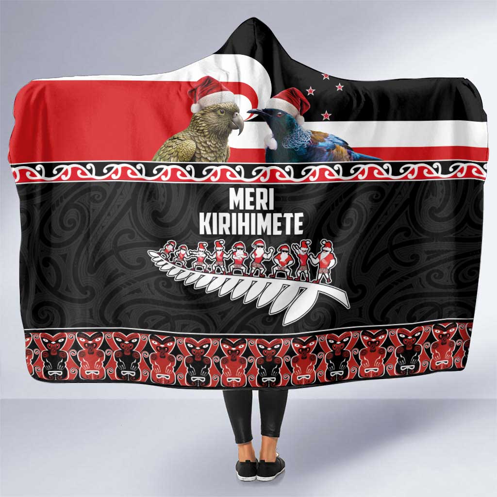 New Zealand Meri Kirihimete Hooded Blanket Christmas Tui Bird and Kea Bird - Haka Santa with Maori Koru Art Pattern