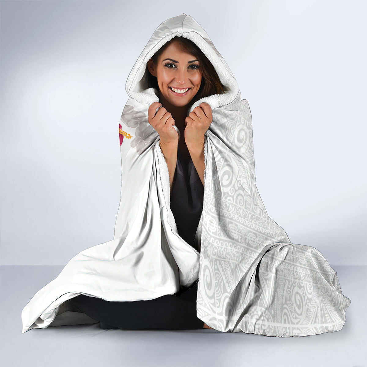 Hawaiian Plumeria and Hibiscus Hooded Blanket White Mode