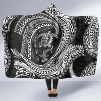 Hawaiian Turtle and Shark Hooded Blanket Kakau Tribal with Polynesian Pattern Black Color LT03 One Size Black - Polynesian Pride