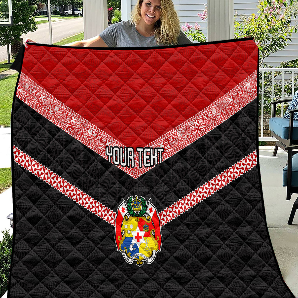 Personalised Tonga Quilt Tonga Coat of Arms with Seamless Tapa Ngatu Pattern LT03 Black - Polynesian Pride