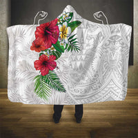 Hawaiian Tropical Plants Hooded Blanket Kakau Tattoo and Polynesian Pattern Half White Color