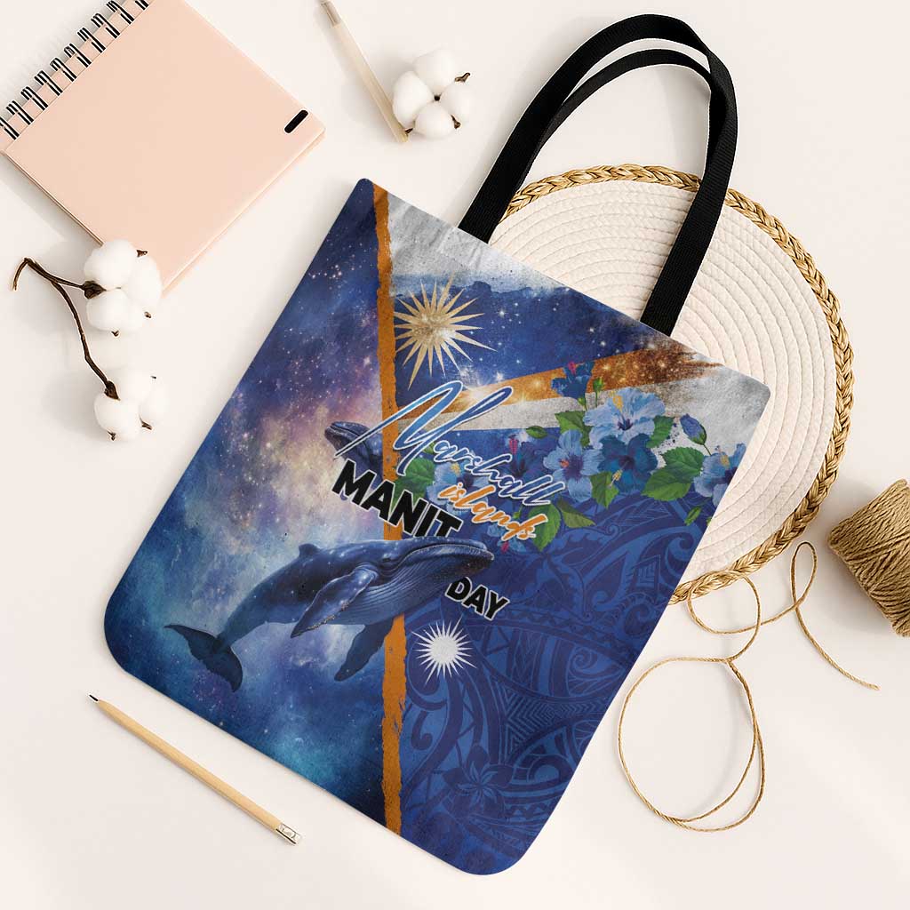 Marshall Islands Manit Day Tote Bag Grunge National Flag with Whales and Tribal Tattoos - Polynesian Pride