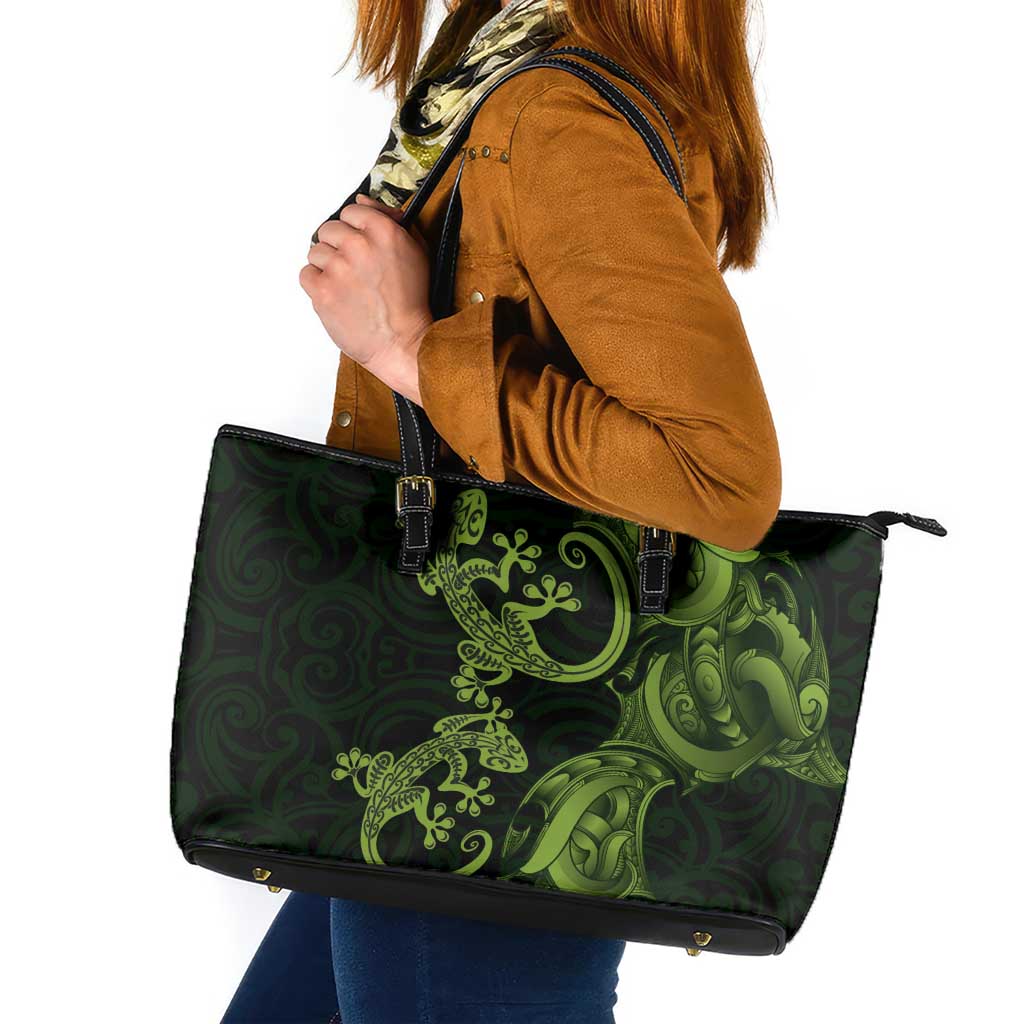 New Zealand Gecko Maori Art Tattoo Leather Tote Bag