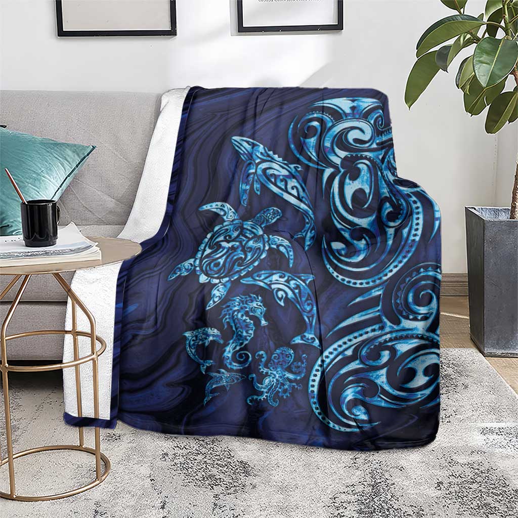 New Zealand Connecting with Seas Blanket Maori Tribal and Sea Animals Tattoo - Sea Texture Glass Style