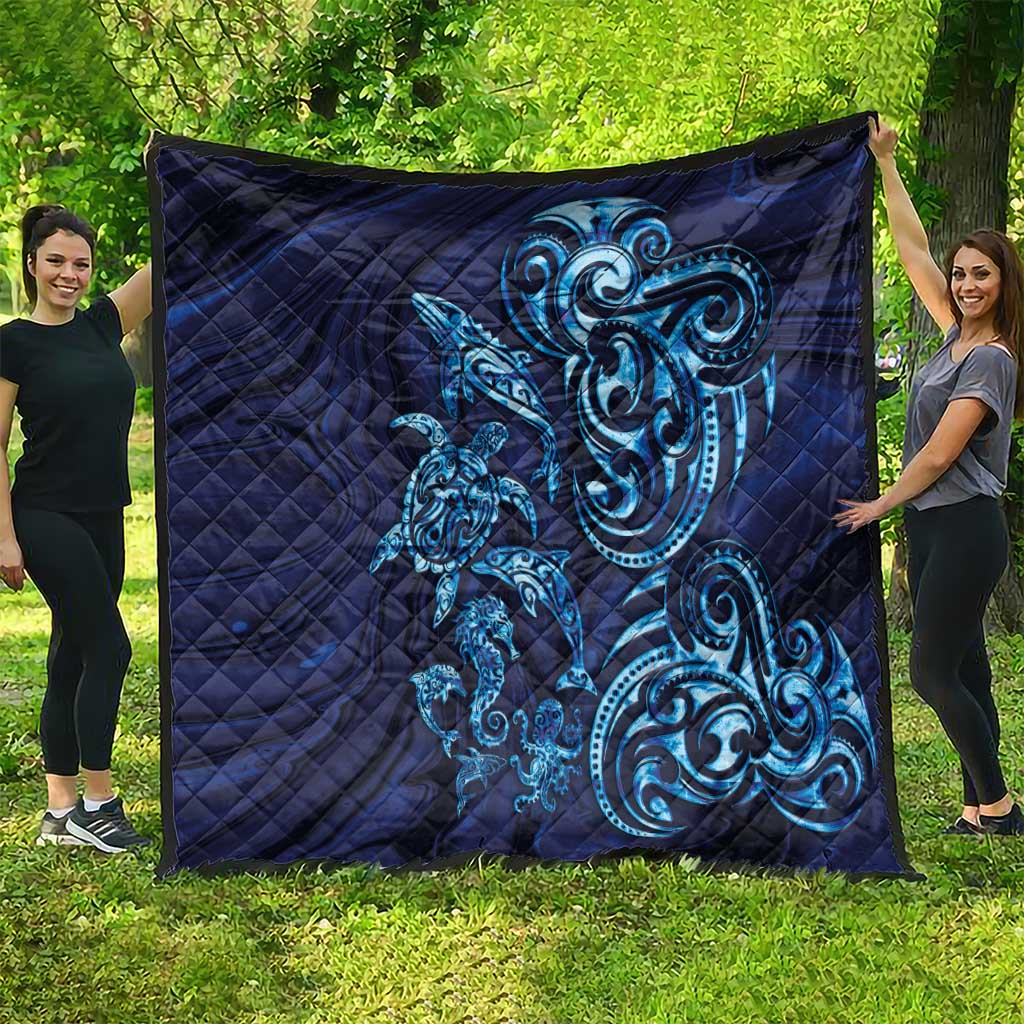 New Zealand Connecting with Seas Quilt Maori Tribal and Sea Animals Tattoo - Sea Texture Glass Style