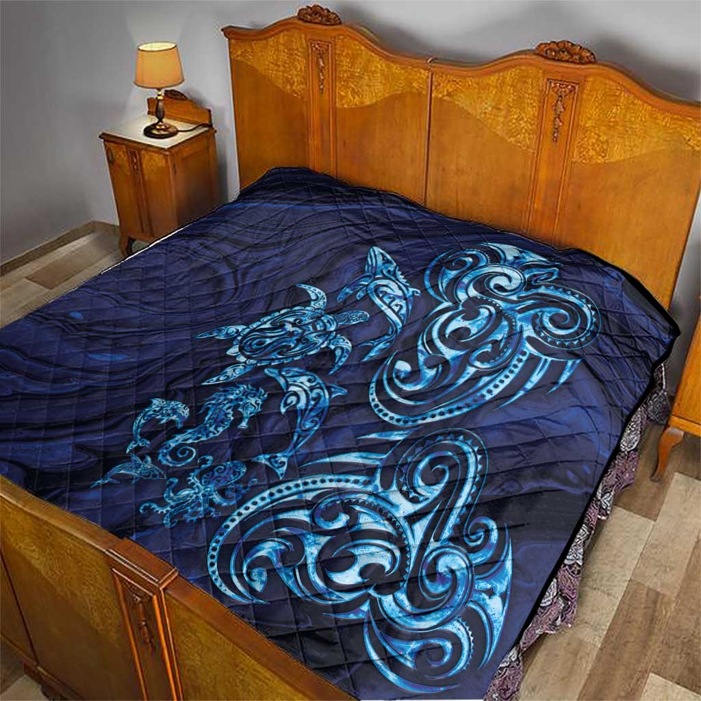 New Zealand Connecting with Seas Quilt Maori Tribal and Sea Animals Tattoo - Sea Texture Glass Style