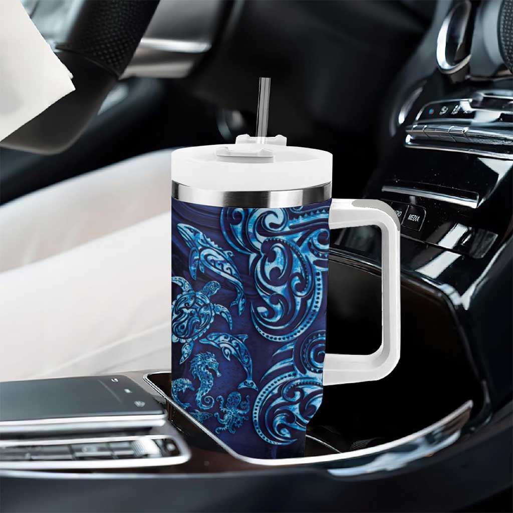 New Zealand Connecting with Seas Tumbler With Handle Maori Tribal and Sea Animals Tattoo - Sea Texture Glass Style