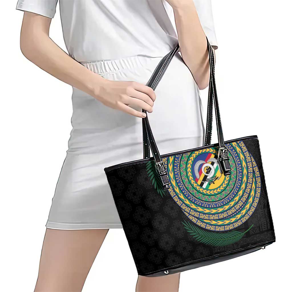 Torba Tribal Tattoo with Namele Leaves Leather Tote Bag