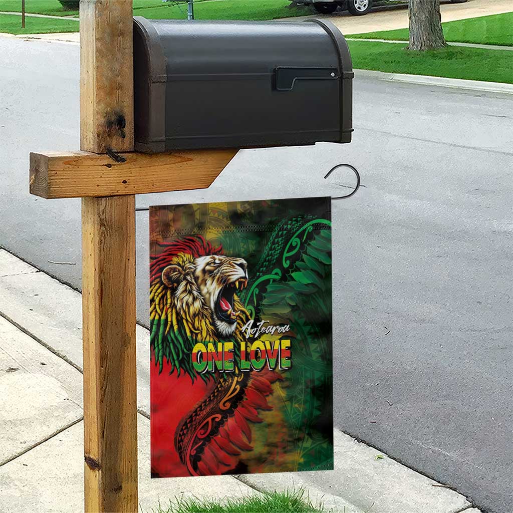Aotearoa One Love Garden Flag Reggae Lion with Kakahu Huruhuru LT03 - Polynesian Pride