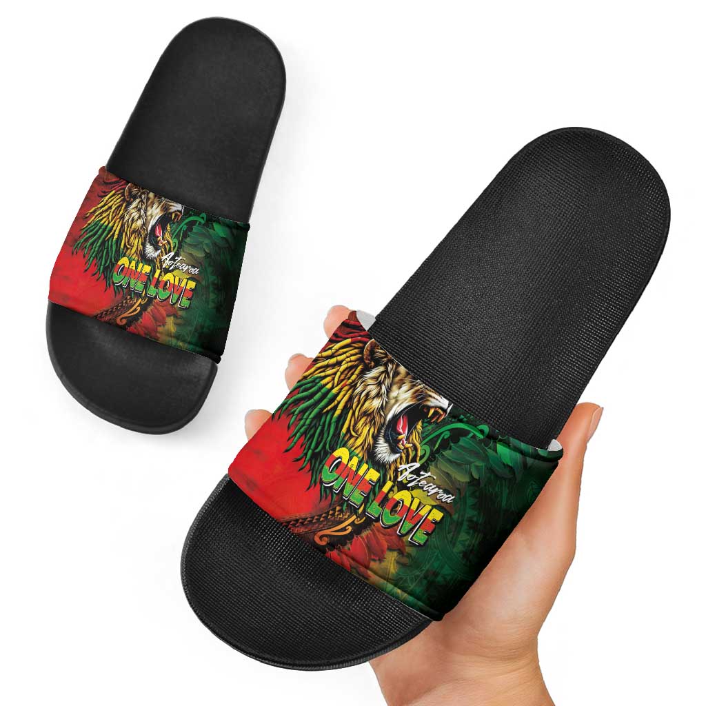 Aotearoa One Love Slide Sandals Reggae Lion with Kakahu Huruhuru LT03 - Polynesian Pride