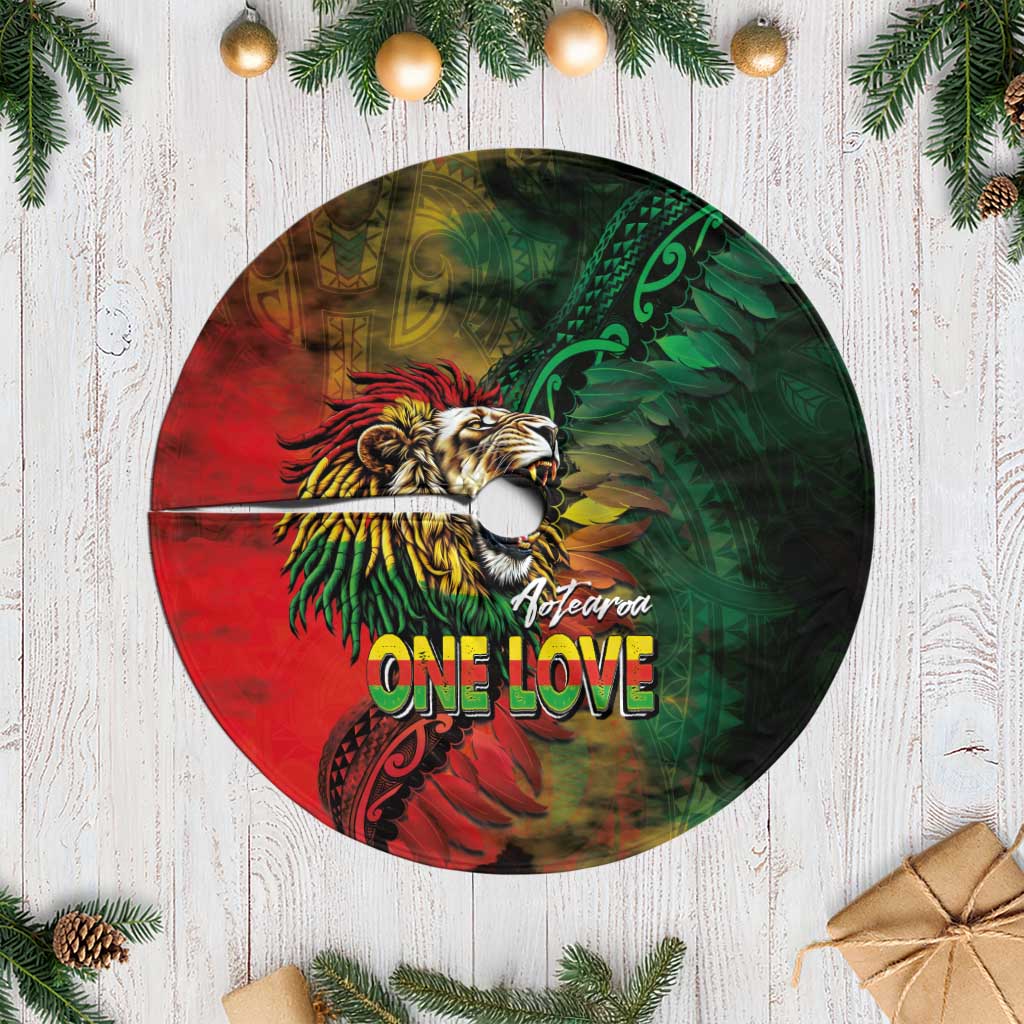 Aotearoa One Love Tree Skirt Reggae Lion with Kakahu Huruhuru