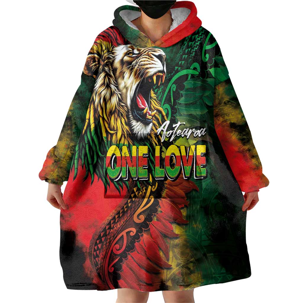 Aotearoa One Love Wearable Blanket Hoodie Reggae Lion with Kakahu Huruhuru LT03 - Polynesian Pride