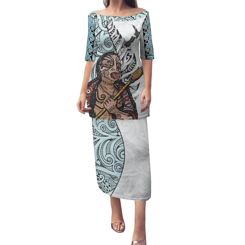 Maori Warrior Puletasi Silver Fern New Zealand Map With Kowhaiwhai Pattern LT03 Long Dress Blue - Polynesian Pride