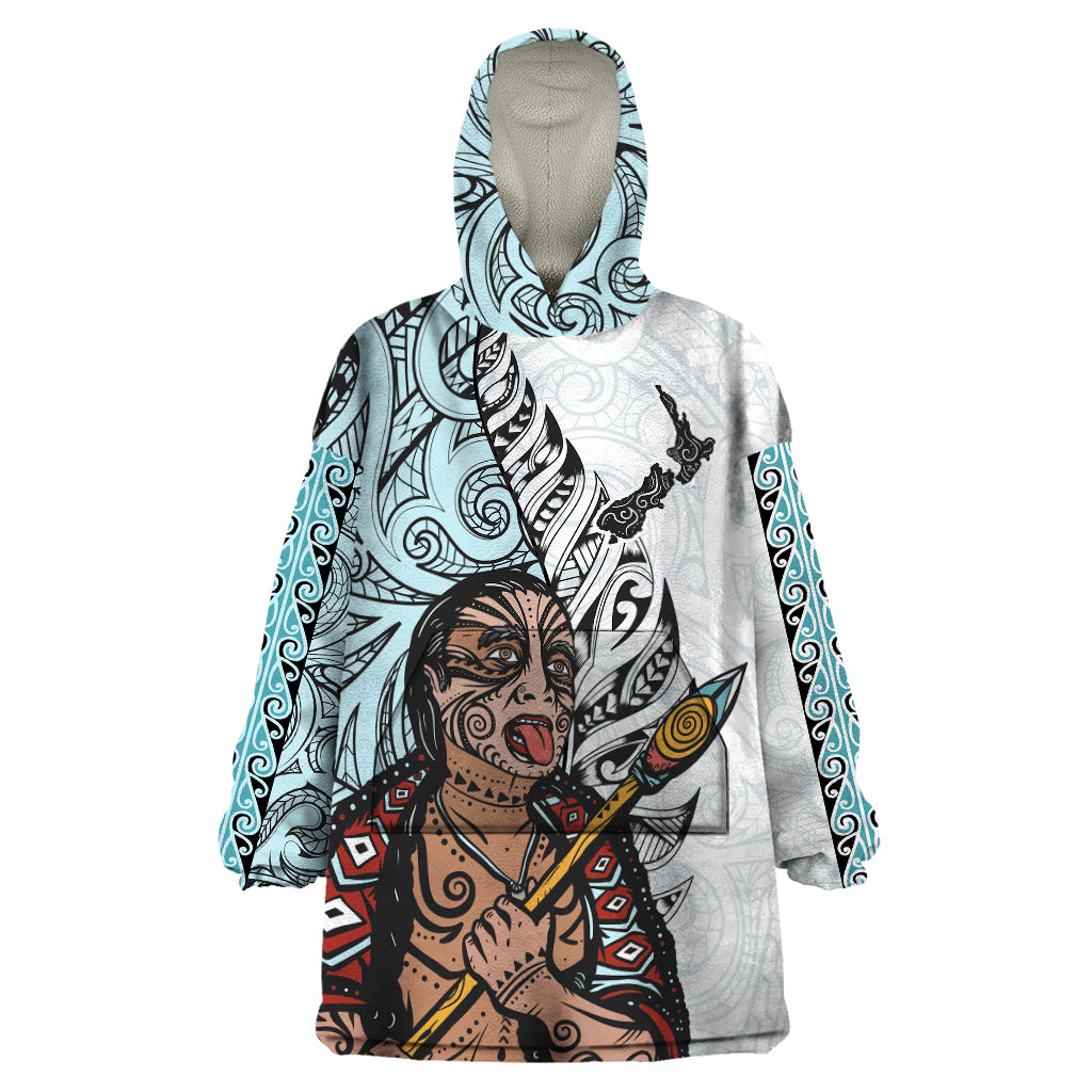 Maori Warrior Wearable Blanket Hoodie Silver Fern New Zealand Map With Kowhaiwhai Pattern LT03 One Size Blue - Polynesian Pride