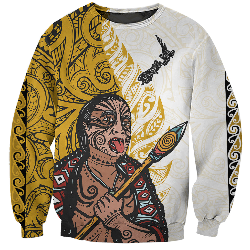 Maori Warrior Sweatshirt Silver Fern New Zealand Map With Kowhaiwhai Pattern LT03 Unisex Gold - Polynesian Pride