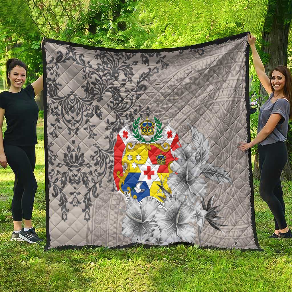 Tonga Culture Quilt Ngatu Pattern and Blooming Hibiscus