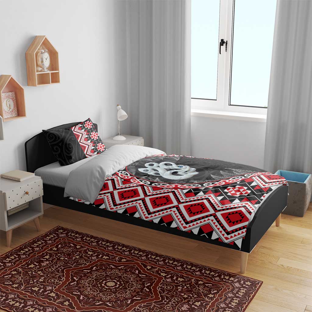 Red Taniko Motif Aotearoa Manaia and Silver Fern Bedding Set