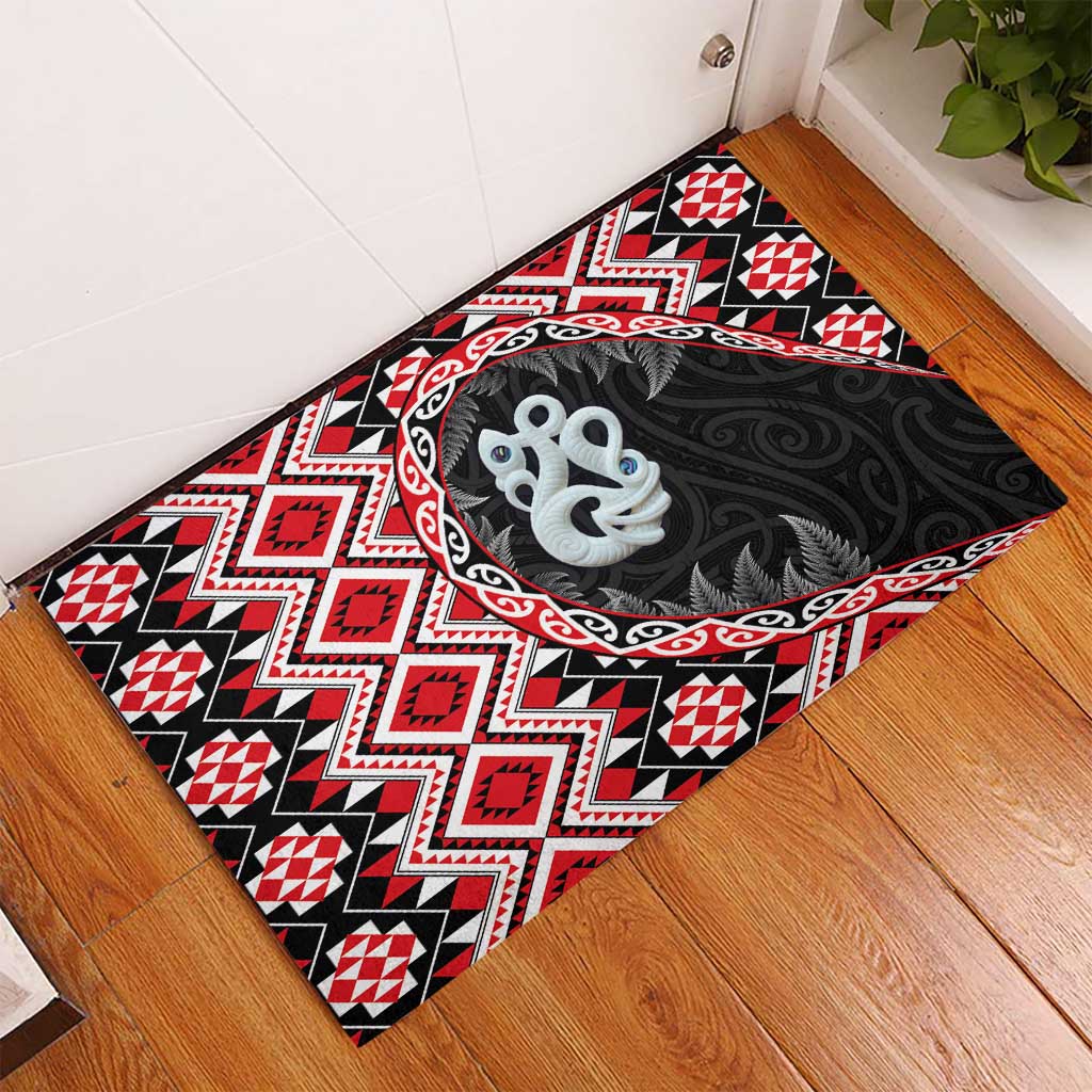 Red Taniko Motif Aotearoa Manaia and Silver Fern Rubber Doormat LT03 - Polynesian Pride