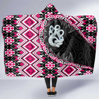 Pink Taniko Motif Aotearoa Manaia and Silver Fern Hooded Blanket LT03 One Size Pink - Polynesian Pride