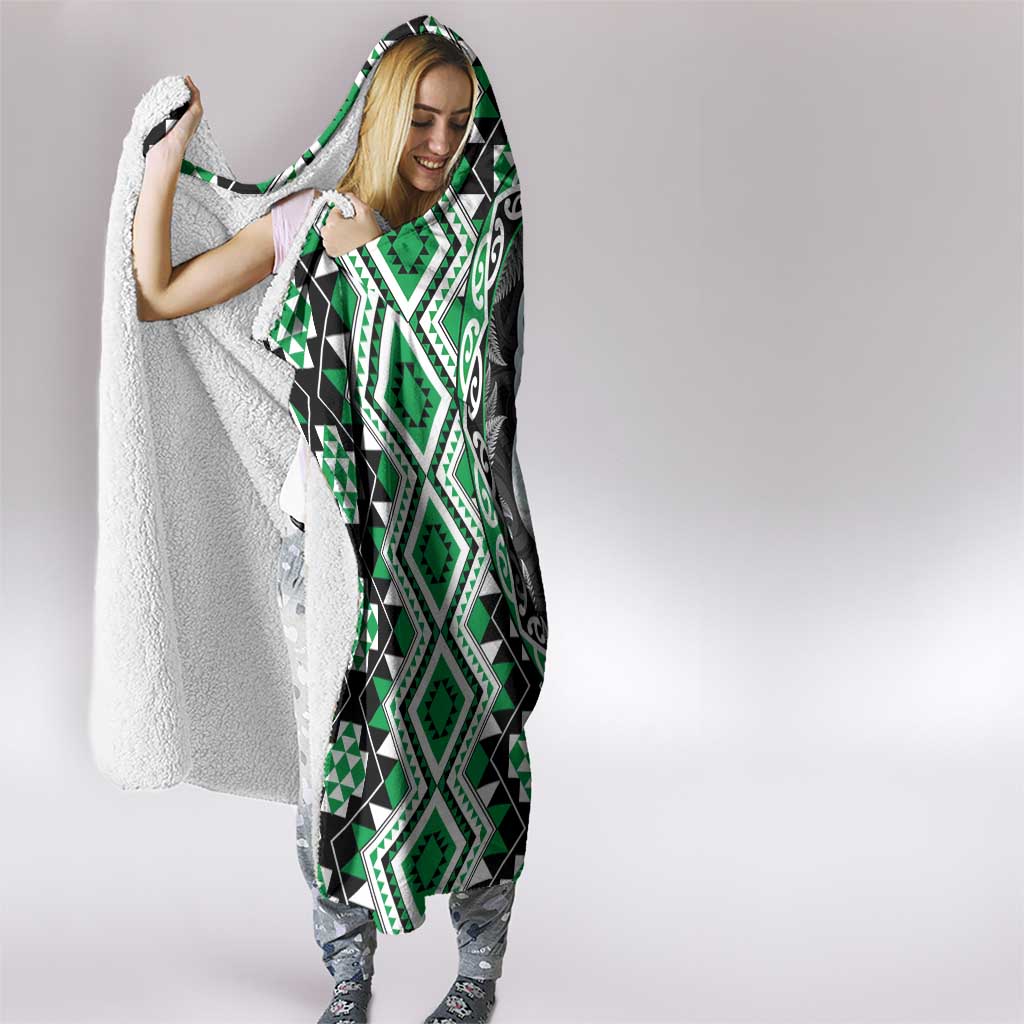 Green Taniko Motif Aotearoa Manaia and Silver Fern Hooded Blanket LT03 - Polynesian Pride