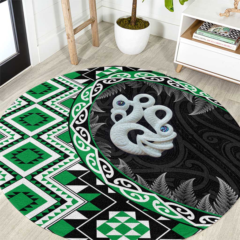 Green Taniko Motif Aotearoa Manaia and Silver Fern Round Carpet