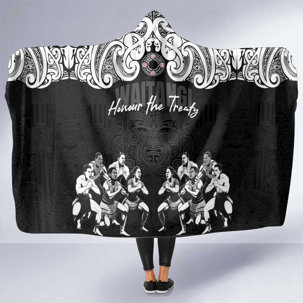 Aotearoa Waitangi Day - Toitu Te Tiriti Hooded Blanket New Zealand Honour the Treaty LT03 One Size Black - Polynesian Pride