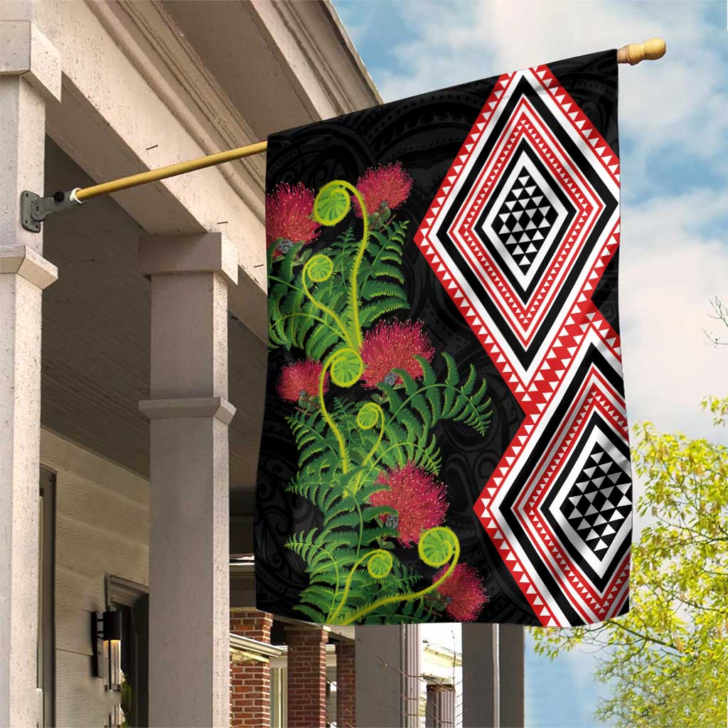 Aotearoa Tukutuku Motif Garden Flag Pohutukawa and Fern Leaves