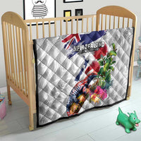 New Zealand Christmas Quilt Meri Kirihimete-Tuatara and Pohutukawa White Color