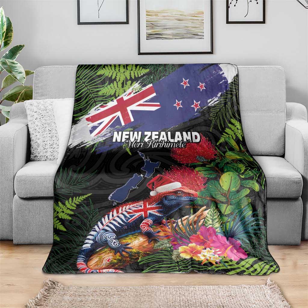 New Zealand Christmas Blanket Meri Kirihimete-Tuatara and Pohutukawa Black Color