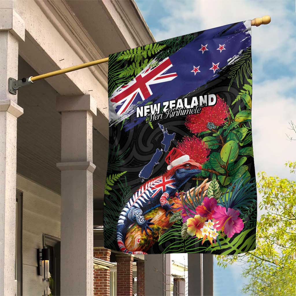 New Zealand Christmas Garden Flag Meri Kirihimete-Tuatara and Pohutukawa Black Color