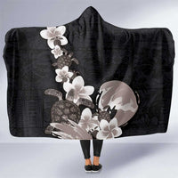 Hawaiian Plumeria and Turtle Hooded Blanket with Polynesian Tribal Art Pattern Grayscale Color LT03 One Size Black - Polynesian Pride