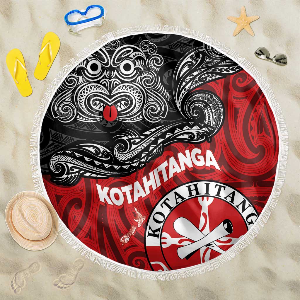 Maori Kotahitanga Beach Blanket Aotearoa Spirit with Maori Mask and Polynesian Art Tattoo