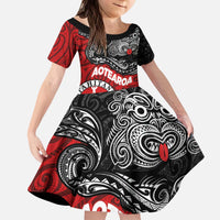 Maori Kotahitanga Kid Short Sleeve Dress Aotearoa Spirit with Maori Mask and Polynesian Art Tattoo