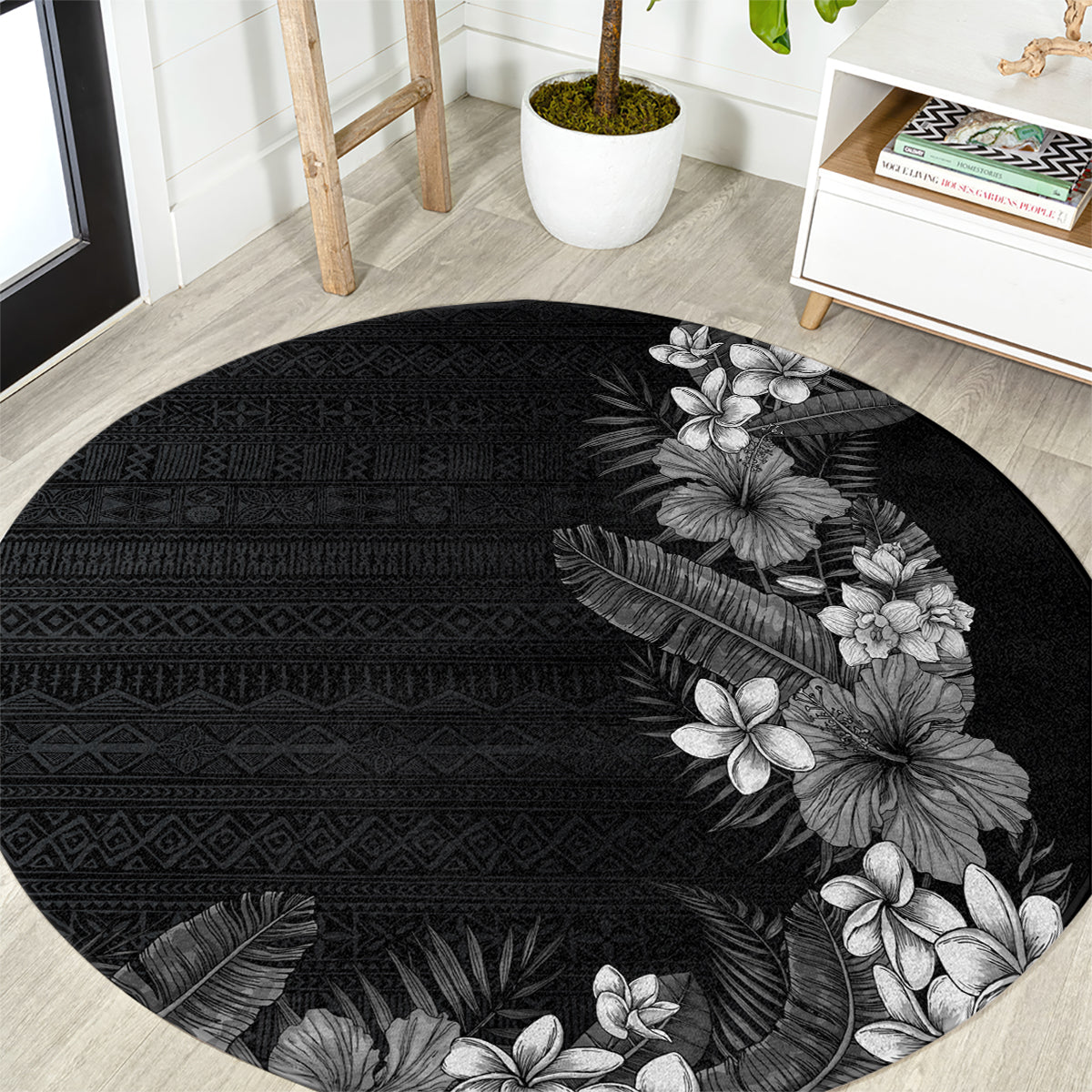 Hawaii Tropical Flowers and Leaves Round Carpet Tapa Pattern Grayscale Mode