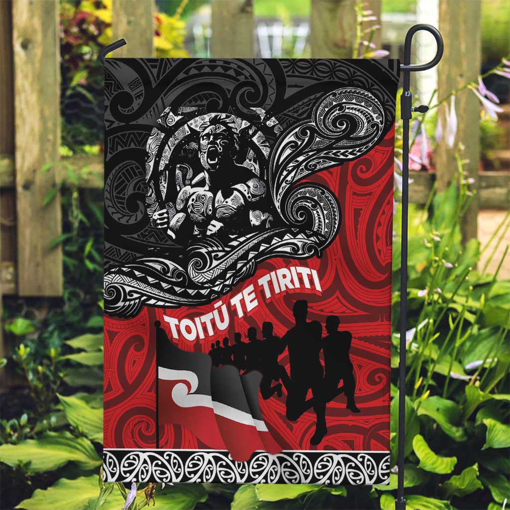 Aotearoa Toitu Te Tiriti Garden Flag Honoring Te Tiriti o Waitangi Maori Haka LT03 Garden Flag Red - Polynesian Pride