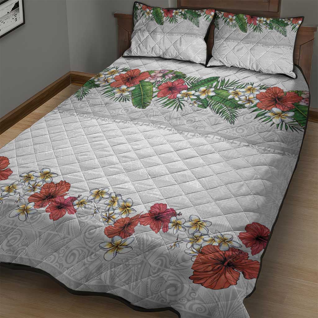 Hawaiian Tropical Flowers and Tribal Polynesian Tattoo Quilt Bed Set White Color